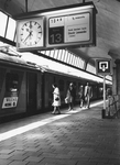 171313 Gezicht op het zesde perron (spoor 13) van het N.S.-station Rotterdam C.S. te Rotterdam, met de intercity naar ...